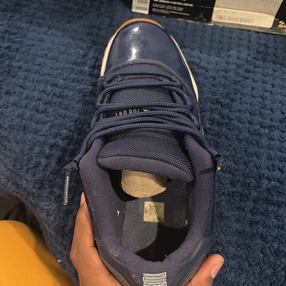 Air Jordan 11 Retro Low GS ‘Navy Gum’ - Picture 4 of 7